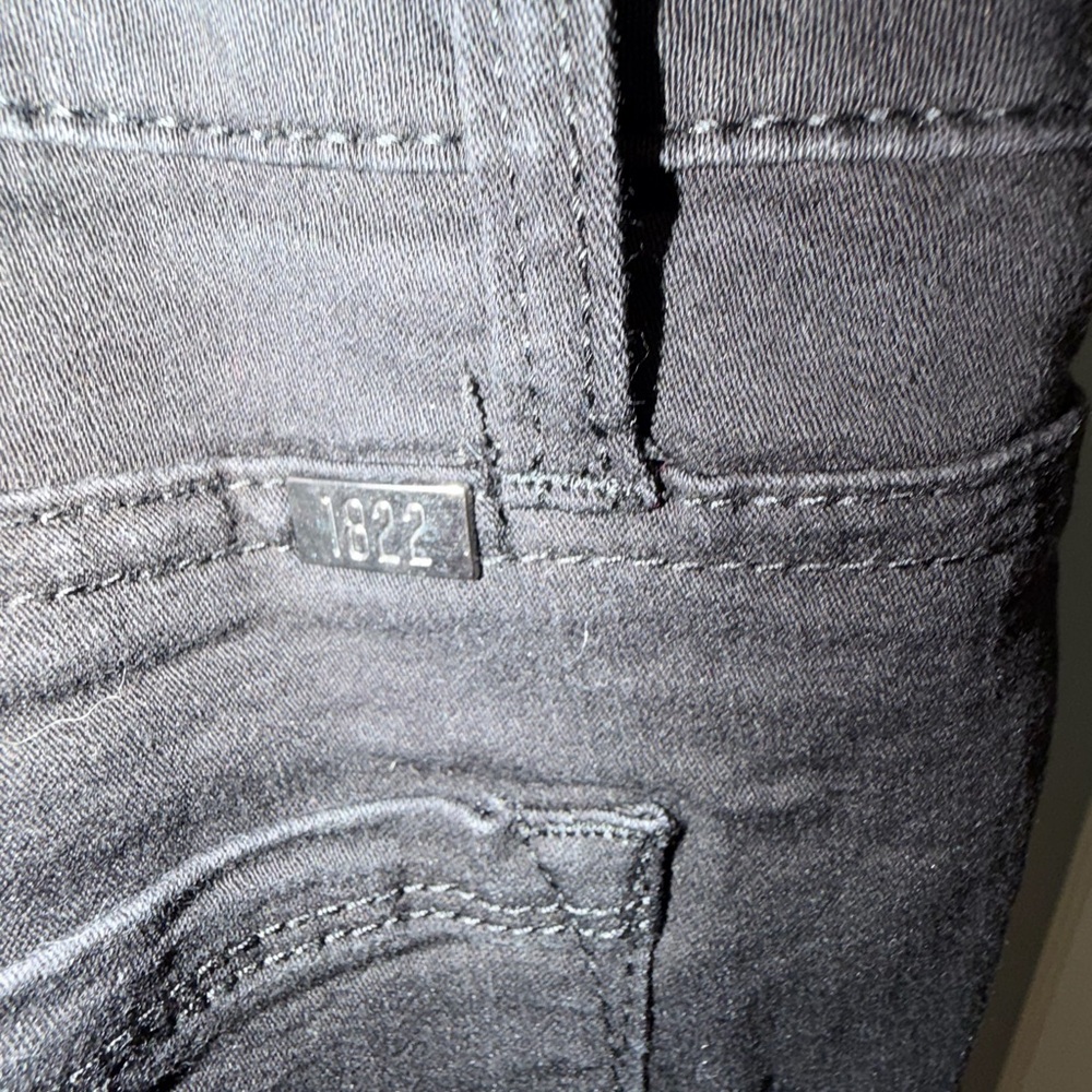 1822 Denim Classic Black Jeans - Picture 4 of 5